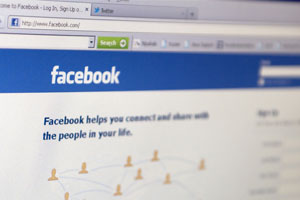 Photo: Facebook // Shutterstock