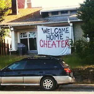 Photo: Cheater sign / farthoven via Imgur.com, http://aka.ms/cheater