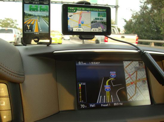 Navigation test in a 2011 Infiniti M56.