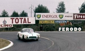 1960 Cunningham Corvette at Le Mans (© Photo courtesy of Autoweek)