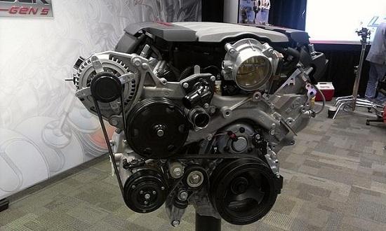 Front view of the 2014 Chevrolet Corvette engine (© Dale Jewett of Autoweek)