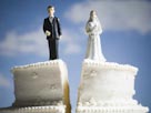 Image: Wedding cake (© Mike Kemp/Jupiterimages)