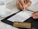 Image: Credit card (© Tetra Images/Tetra Images/Corbis/Corbis)