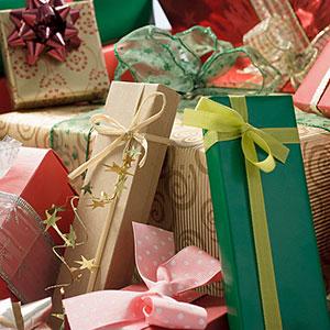 Image: Gifts (© Image Source Black/Jupiterimages)