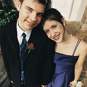 Image: Prom couple (© Digital Vision/Digital Vision Ltd.)
