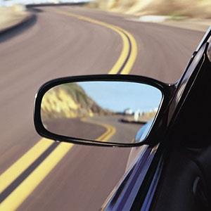 Image: Car side mirror © Adam Gault, Digital Vision, Getty Images