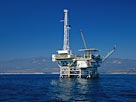 Image: Oil drilling platform (© Scott Gibson/Corbis)