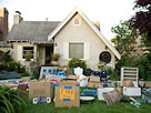 Image: Home garage sale (© UpperCut Images/SuperStock)