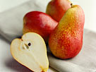 Image: Pears with linen napkin (© Michael Grimm/Digital Vision/Getty Images)
