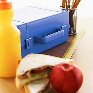 Logo: School lunch (Stockbyte/SuperStock/SuperStock)