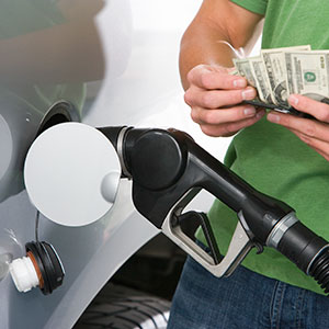 Image: Buying gas (moodboard/Corbis/Corbis)