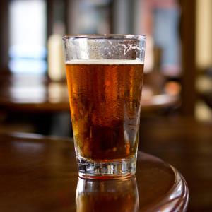 Credit: 2011 Staci Kennelly/Flickr/Getty Images
Caption: Pint of beer on bar