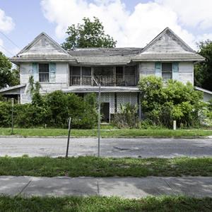 An abandoned house in Arcadia, Fla. (© Richard Clapp/Flickr Vision/Getty Images)