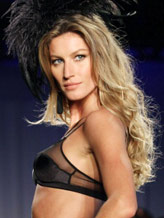 Credit: © Antonio de Moraes Barros Filho/WireImage/Getty Images
Caption: Gisele Bundchen walks the runway during the 'Hope' Valentine Day Special Collection Launch Fashion Show