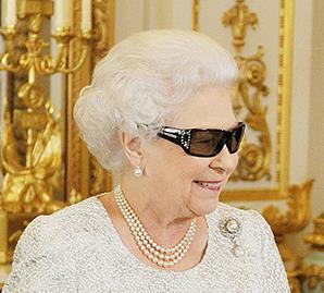 queen 3d glasses