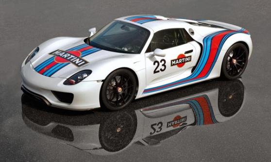 Porsche 918 Spyder in Martini Racing colours (c) Porsche