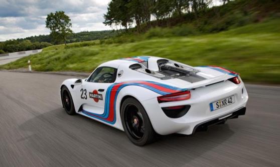 Porsche 918 Spyder in Martini Racing colours (c) Porsche