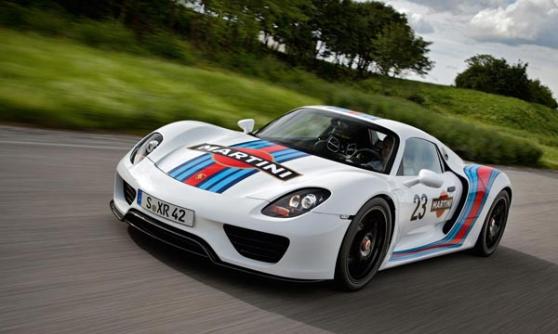 Porsche 918 Spyder in Martini Racing colours (c) Porsche