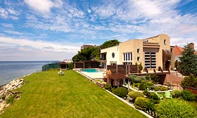 Brooklyn Real Estate on Listing Of The Week  Oceanfront Brooklyn Mansion   Msn Real Estate