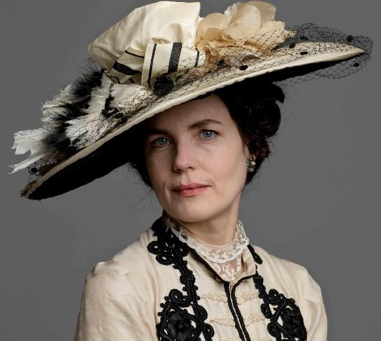 Elizabeth McGovern who stars as the countess Cora Crawley in Downton Abbey
