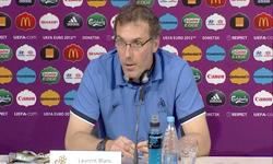 Laurent Blanc doit-il rester sélectionneur de l'équipe de France ?