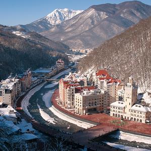 A picture taken on December 18, 2013 shows the Krasnaya Polyana resort near the Black Sea city of Sochi
© LESYA POLYAKOVA/AFP/Getty Images