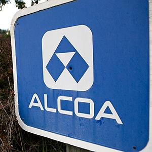 Caption: Alcoa aluminum manufacturing plant in Maryland
Credit: © Kristoffer Tripplaar / Alamy